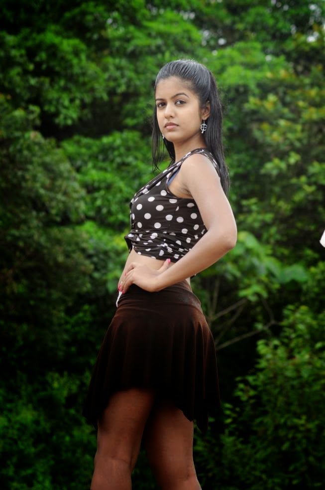 Ishita Dutta Hot Sexy Navel Show In MiniSkirt 6 Aaaaepg