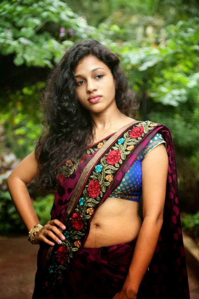 Chaitra Sexy Navel Cleavage Show In Saree Photoshoot Stils 12 Aaaadoi