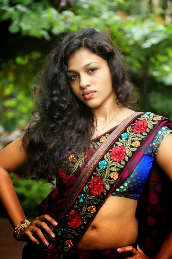 Chaitra Sexy Navel Cleavage Show In Saree Photoshoot Stils 34 Aaaamsu