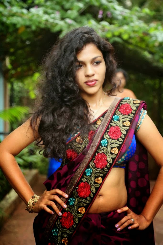 Chaitra Sexy Navel Cleavage Show In Saree Photoshoot Stils 45 Aaaaqky