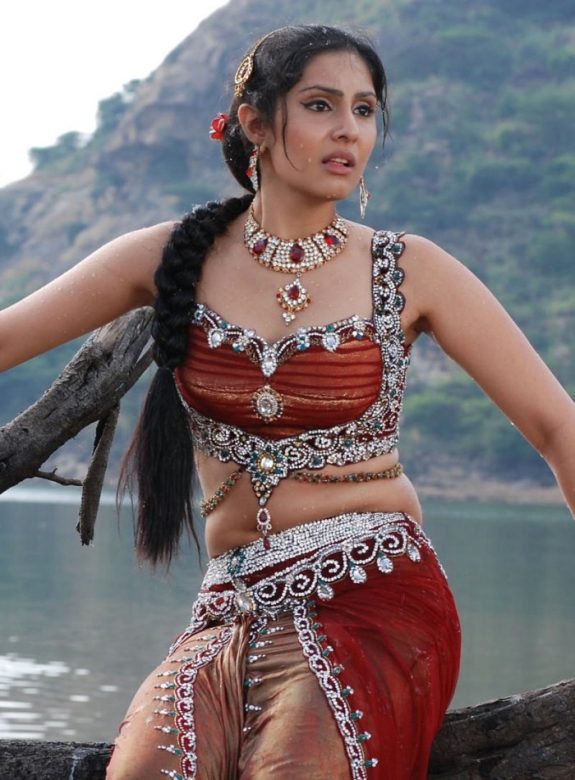 Divya Parameshwaran Hot Sexy Navel Show Stills From Ponner Sankar Movie 12 Aaaacrg