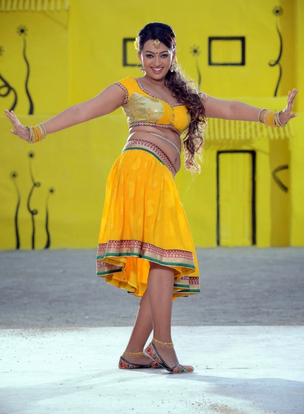 Ester Noronha Navel Show In Half Saree Stills From Bhimavaram Bullodu Movie 3 Aaaakjg Aaaacfs