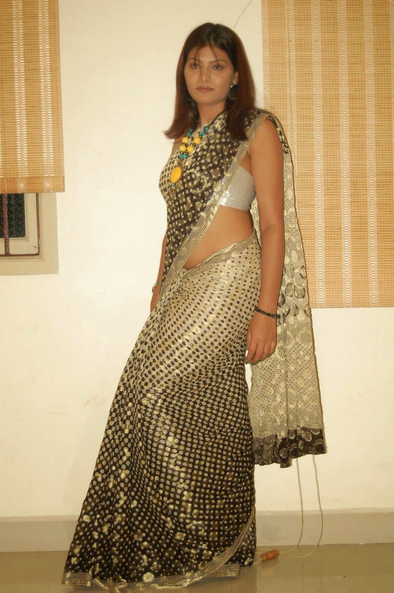 Hema Jelloju Hot Sexy Navel Show In Saree PhotoShoot Stills 11 Aaaaahs