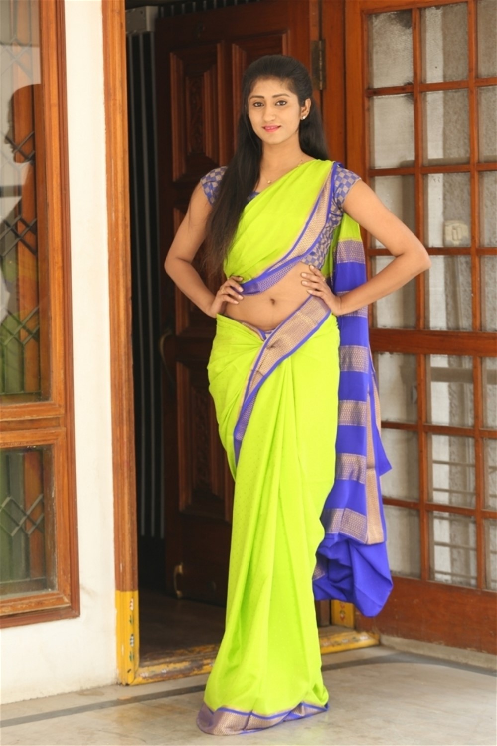 Sravani Yadav Sexy Navel Show In Saree At Silk India Expo 2018 Curtain Raiser 20 Aaaaudc