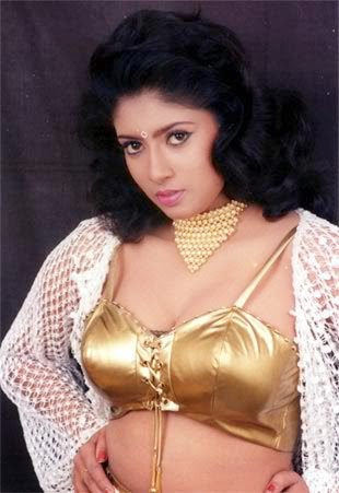 Sanghavi Yesteryear 90s Actress Sexy Navel And Cleavage Show Photos Collection 21