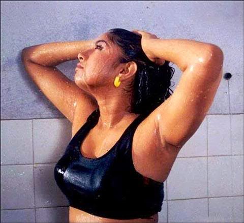 Sanghavi Yesteryear 90s Actress Sexy Navel And Cleavage Show Photos Collection 81
