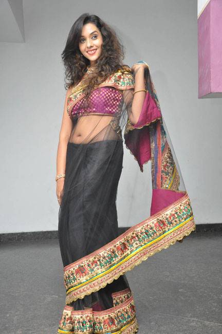 Actress Anupriya Goenka Sexy Navel And Cleavage Show In Transparent Saree Photoshoot Stills 41