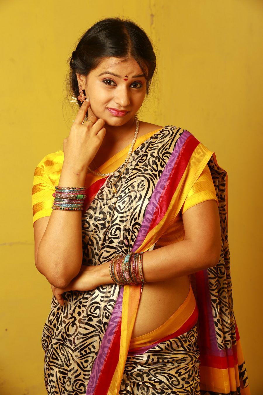 Actress Archana Singh Sexy Navel Show In Saree From Yaanai Mel Kuthirai Savaari Movie Stills 21