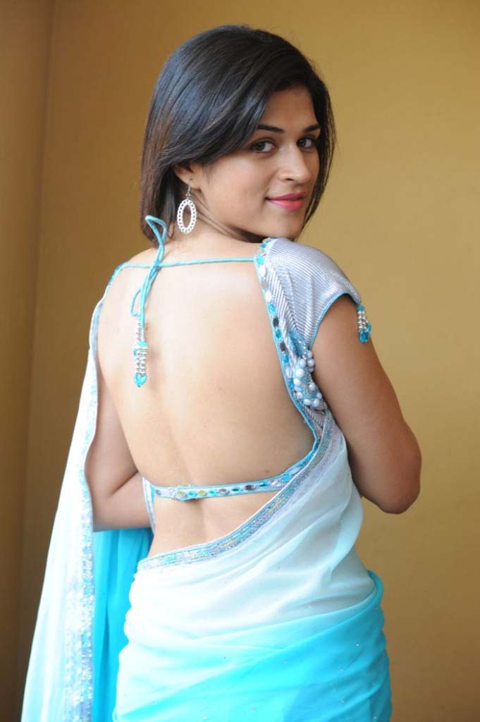 Actress Shraddha Das Sexy In Blue Saree Photoshoot Stills 4H