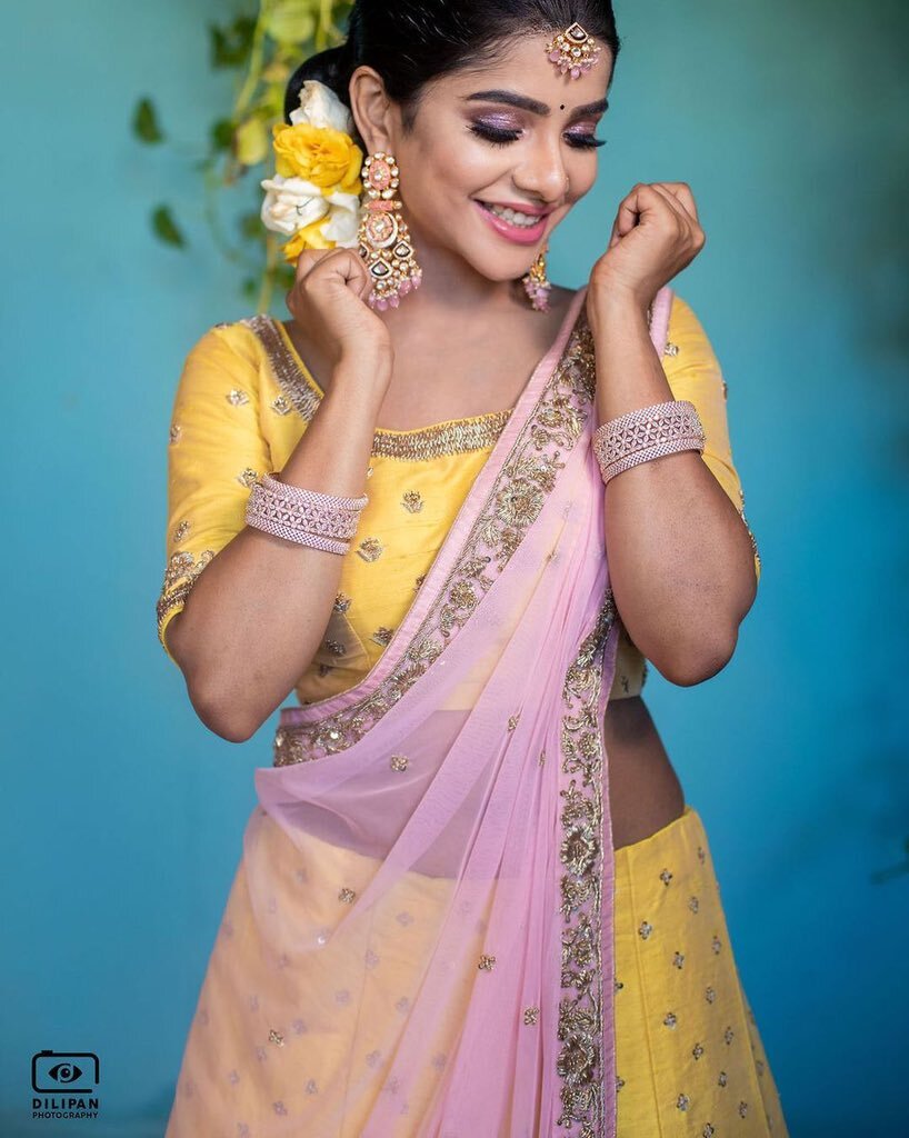 Actress Pavithra Lakshmi Hot Sexy Navel Show In Saree Photoshoot Stills 1H