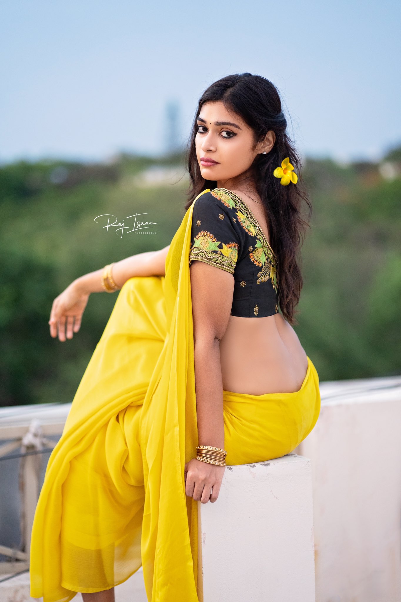 Actress Dharsha Gupta Hot Sexy In Yellow Saree Photoshoot Stills 01