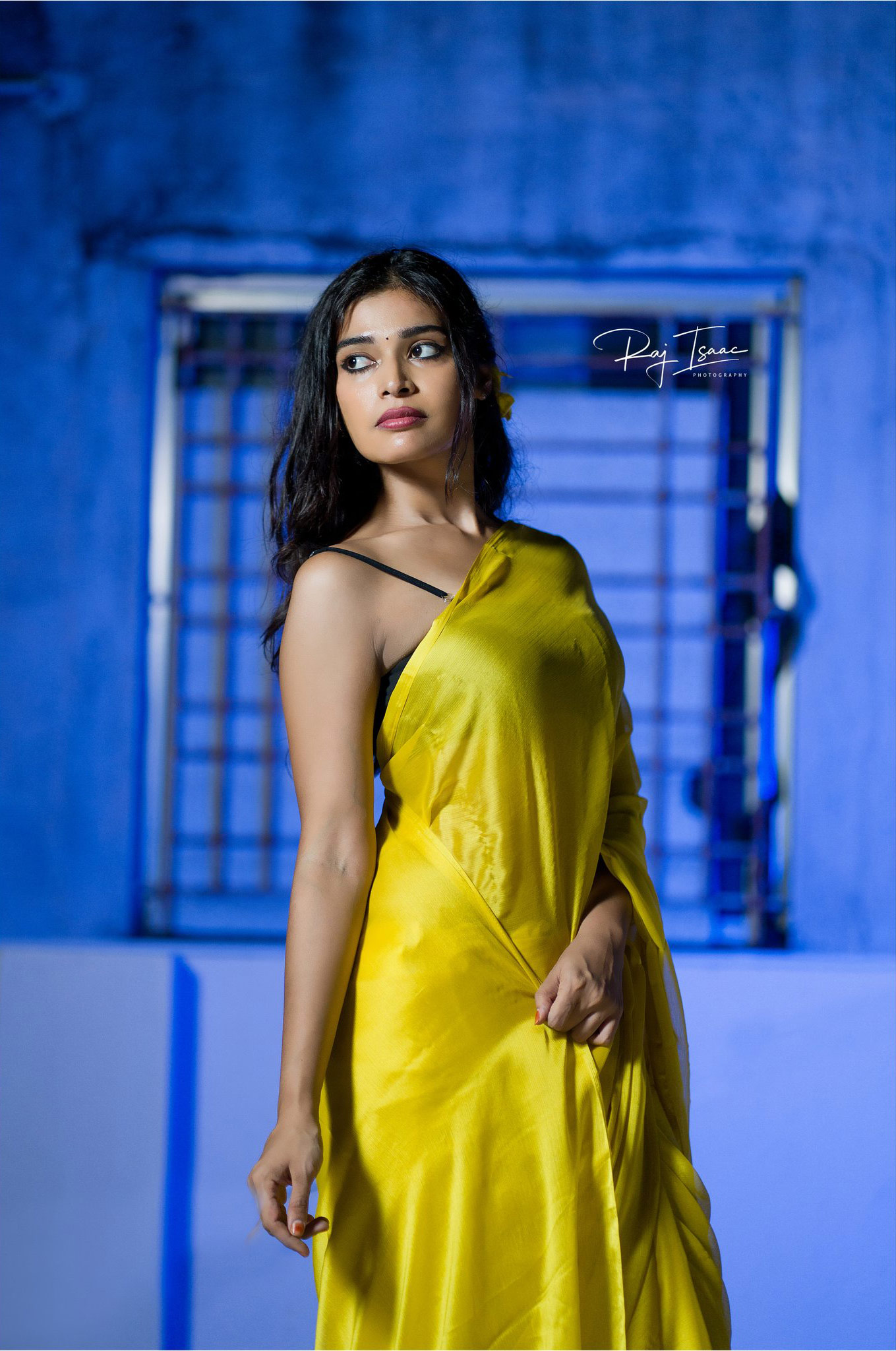 Actress Dharsha Gupta Hot Sexy In Yellow Saree Photoshoot Stills 0H