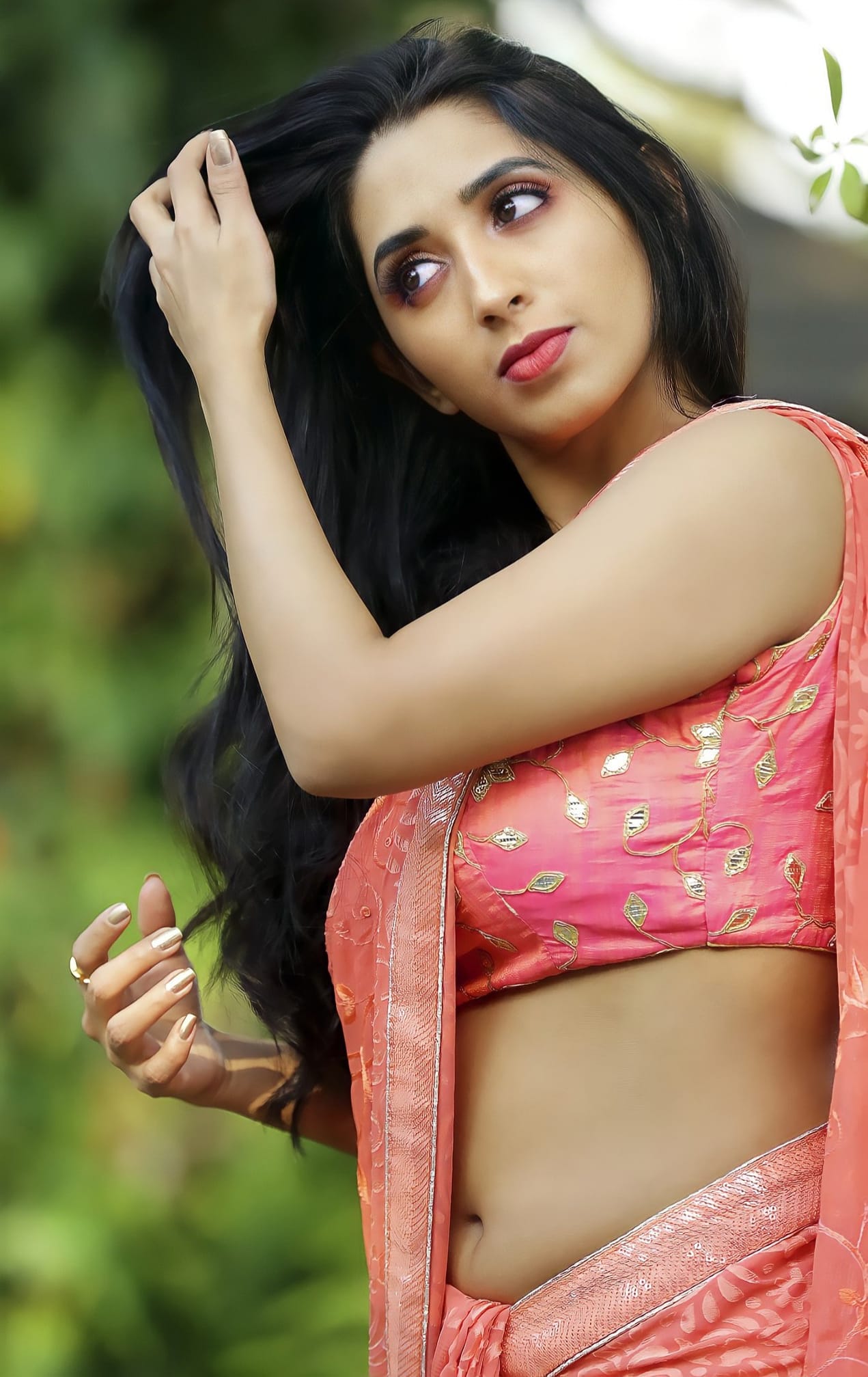 Actress Nisarga Lakshman Gowda Hot Sexy Navel Show In Saree Photoshoot Stills 2H