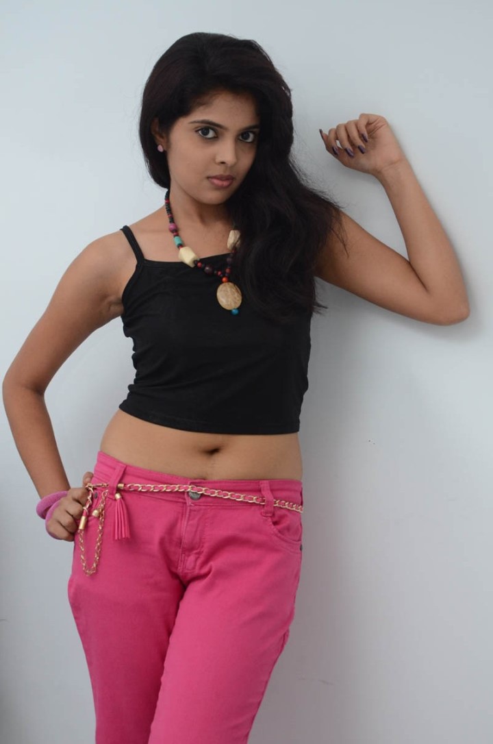 Actress Shravya Varma Hot Sexy Navel Show Photoshoot Stills 0H