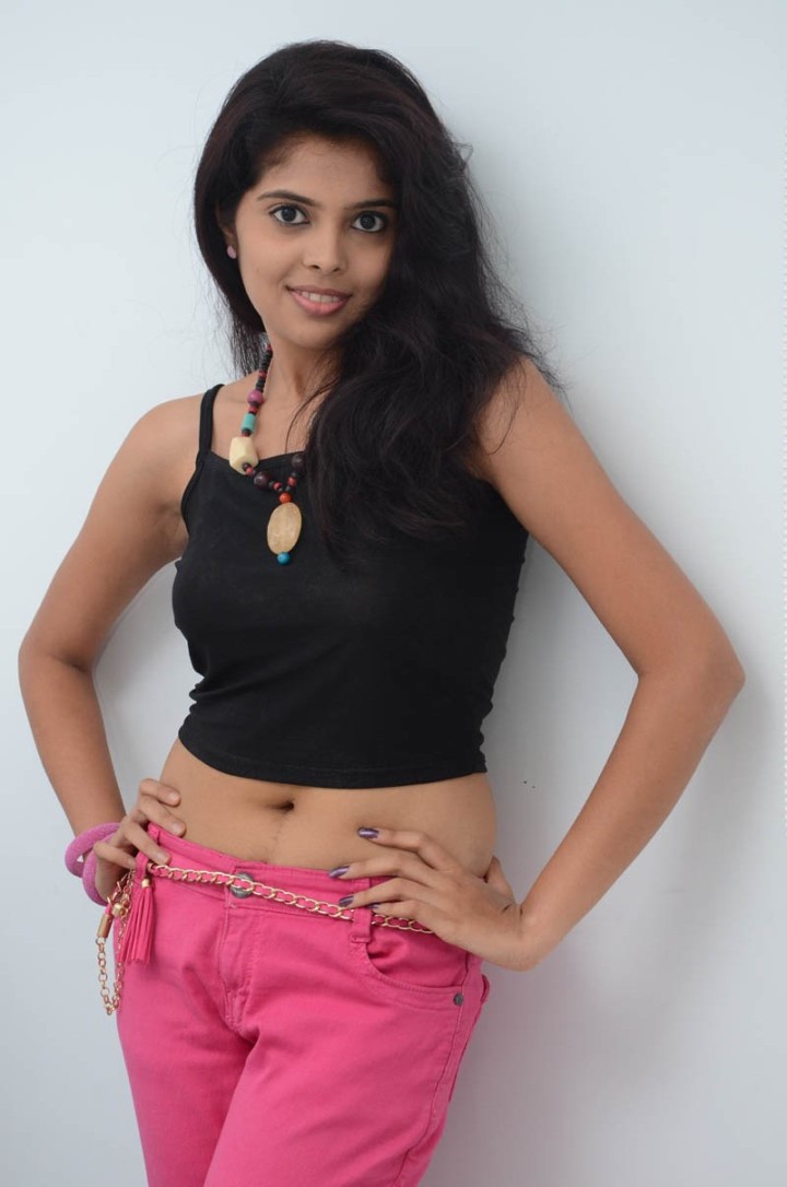 Actress Shravya Varma Hot Sexy Navel Show Photoshoot Stills 21