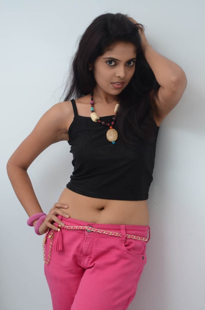 Actress Shravya Varma Hot Sexy Navel Show Photoshoot Stills 2H