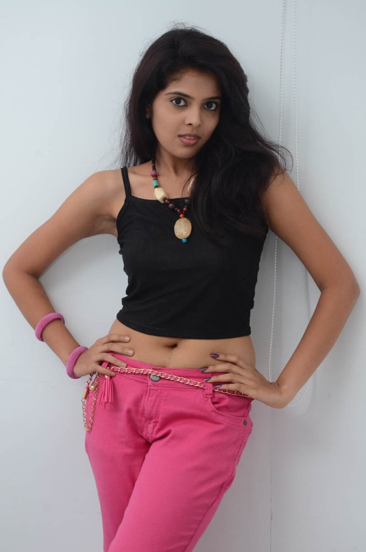 Actress Shravya Varma Hot Sexy Navel Show Photoshoot Stills 4H