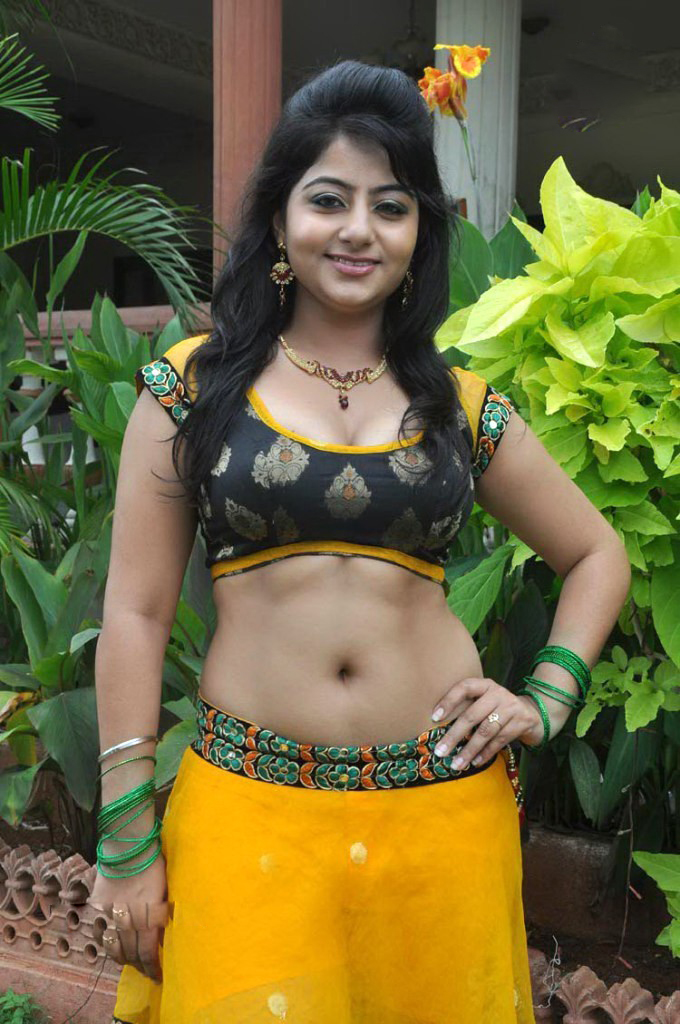 Actress Sonam Singh Hot Sexy Navel Cleavage Show Photos 01