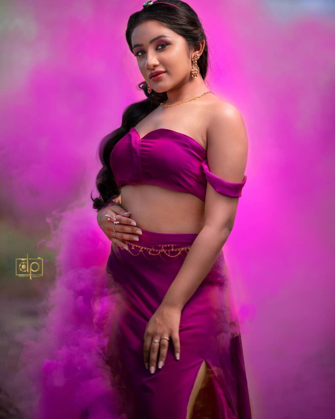 Actress Raveena Daha Hot Sexy Navel Cleavage Show In Sexy Aladdin Photoshoot Stills 19