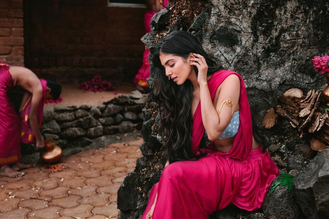 Actress Malavika Mohanan Hot Sexy Navel And Cleavage Show In Apsara Dress Photoshoot Stills 3