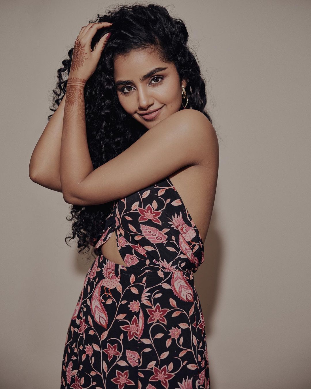 Actress Anupama Parameswaran Poses In A Hot Sexy Backless Dress 4