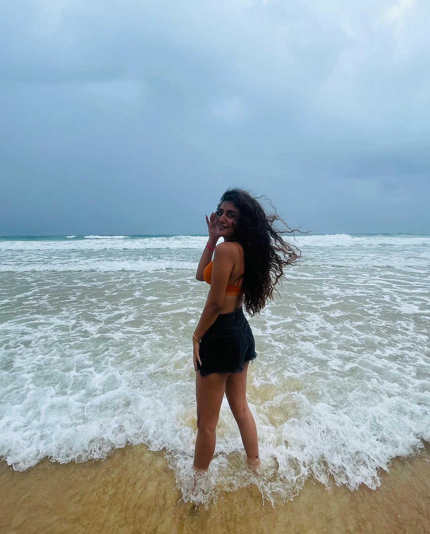 Wink Girl Priya Prakash Varrier In Bikini Look From Thailand Vacation Hot Sexy Photos 9