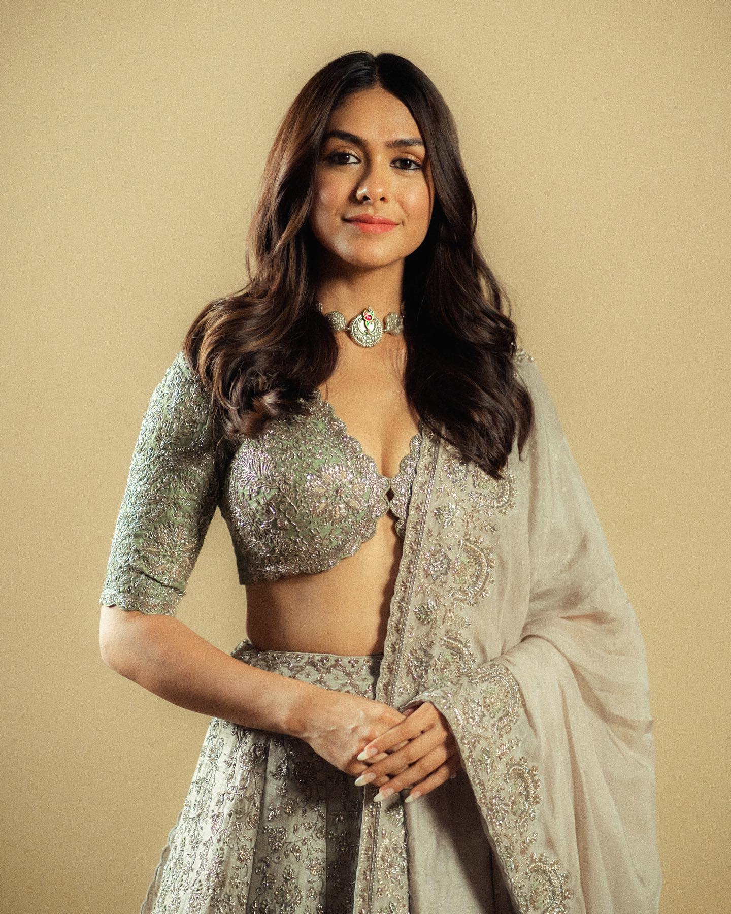 Actress Mrunal Thakur Beautiful Sexy Cleavage Show In Traditional Wear Photoshoot Stills 3