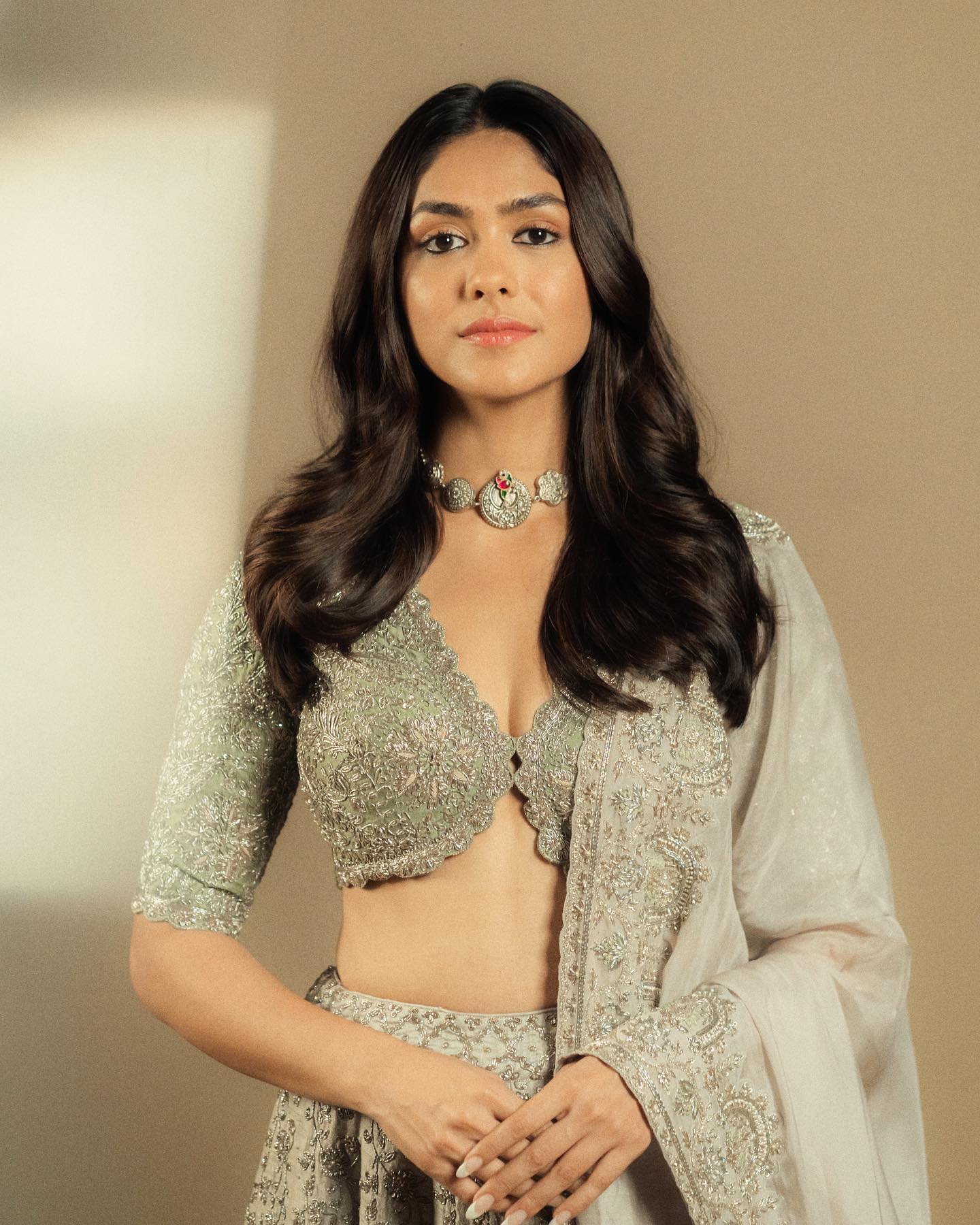 Actress Mrunal Thakur Beautiful Sexy Cleavage Show In Traditional Wear Photoshoot Stills 5